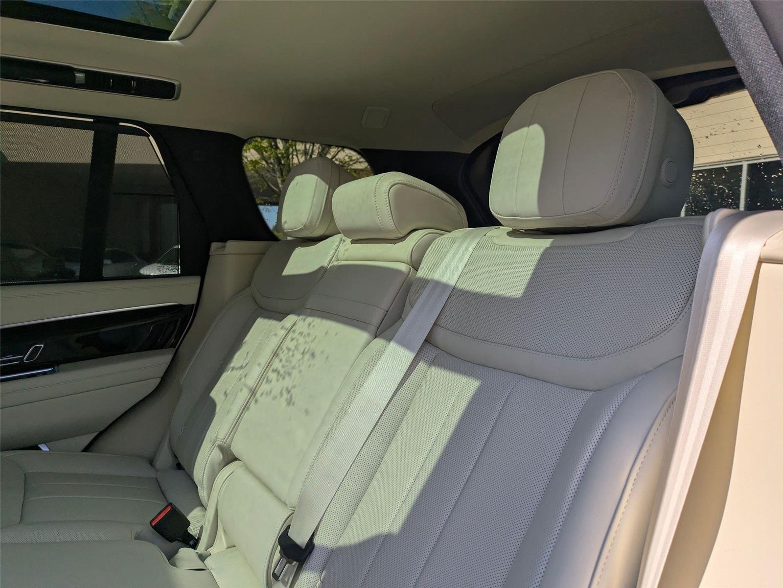 2026 Land Rover Range Rover SE - Photo 28