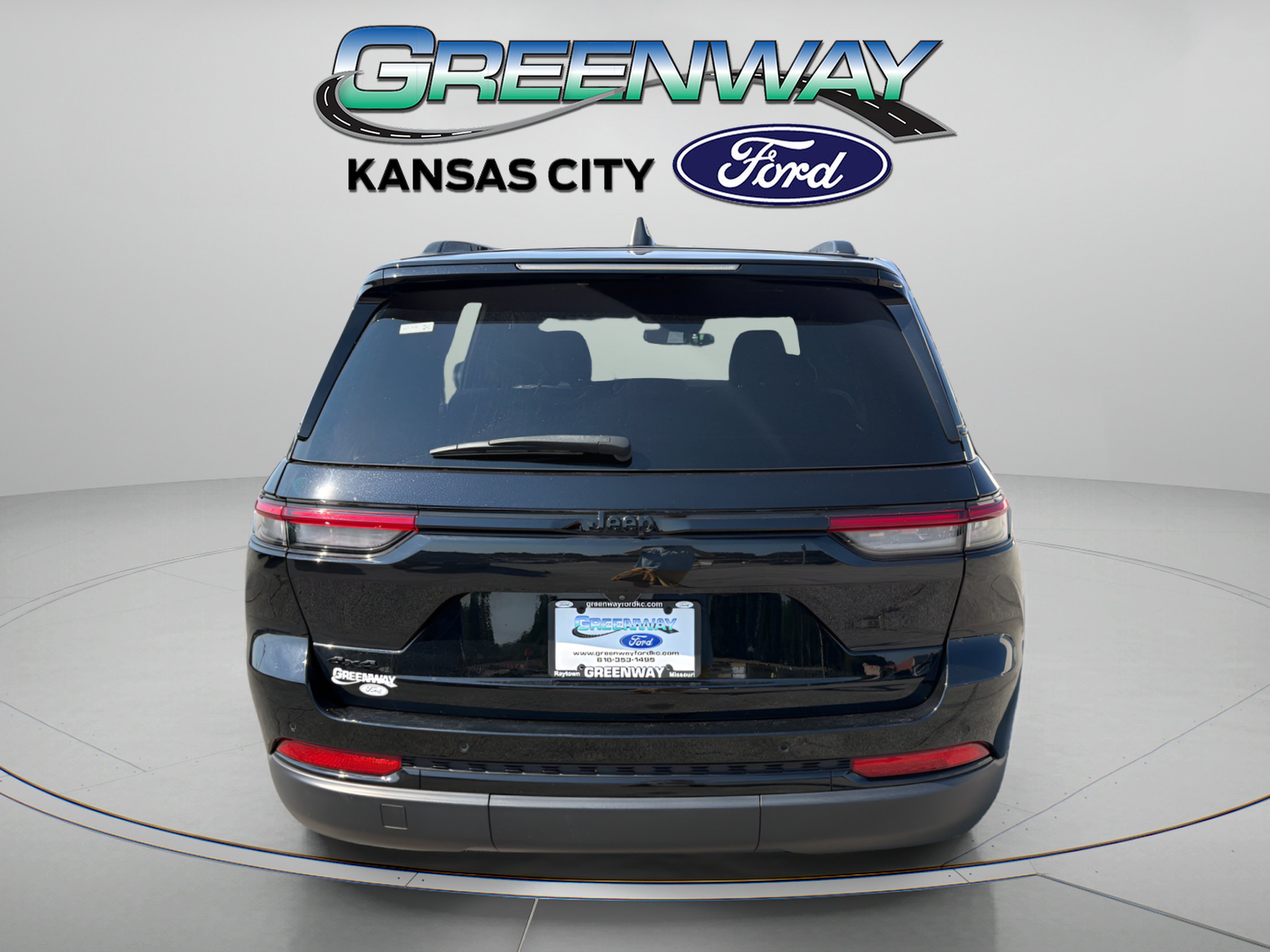 Used 2023 Diamond Black Jeep Altitude image 7