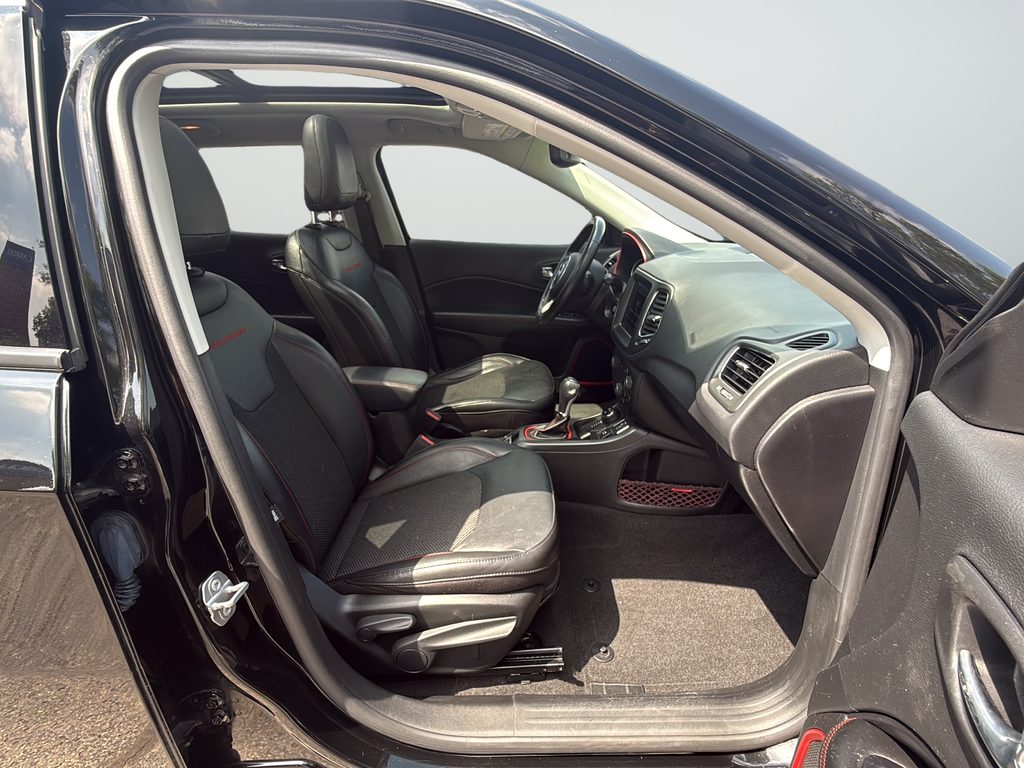 Used 2020 Black Jeep Trailhawk image 9
