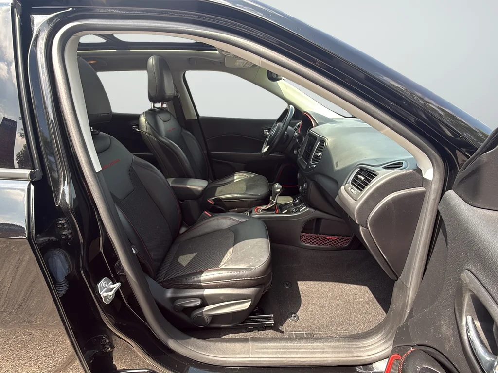 Used 2020 Black Jeep Trailhawk image 9