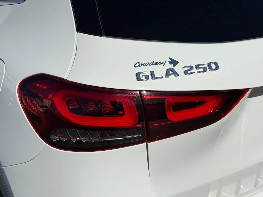 Used 2023 Polar White Mercedes-Benz GLA 250 image 9