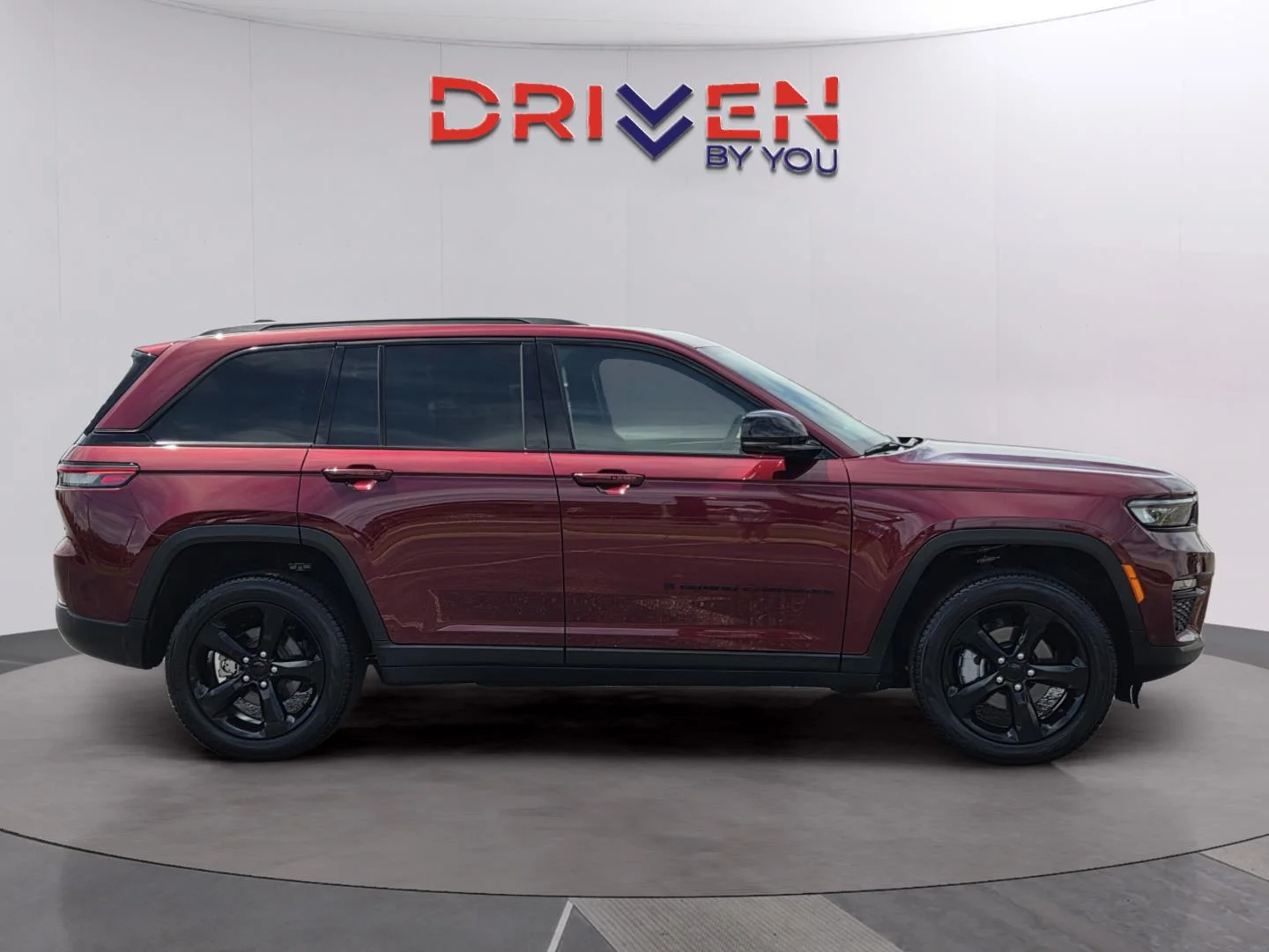 Used 2025 Velvet Red Pearlcoat Jeep Limited image 6