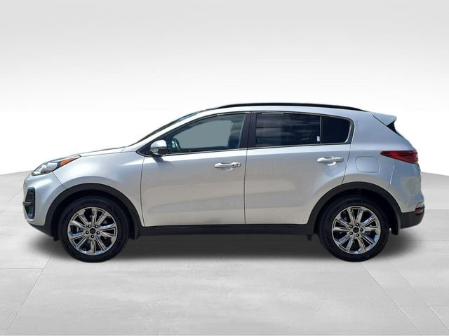Used 2022 Silver Kia Nightfall image 2