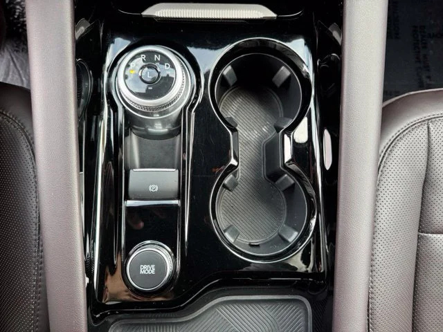 Used 2025 White Ford Platinum image 26