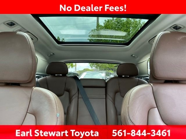 Used 2019 White Volvo T5 Momentum image 16