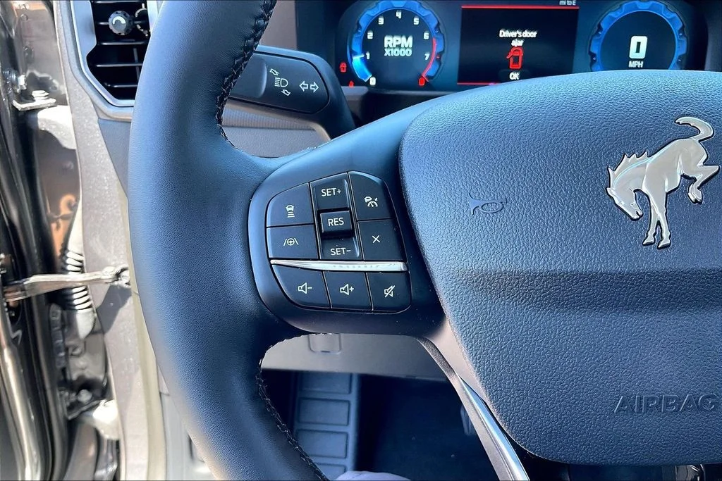 New 2025 Carbonized Gray Metallic Ford Outer Banks® image 17
