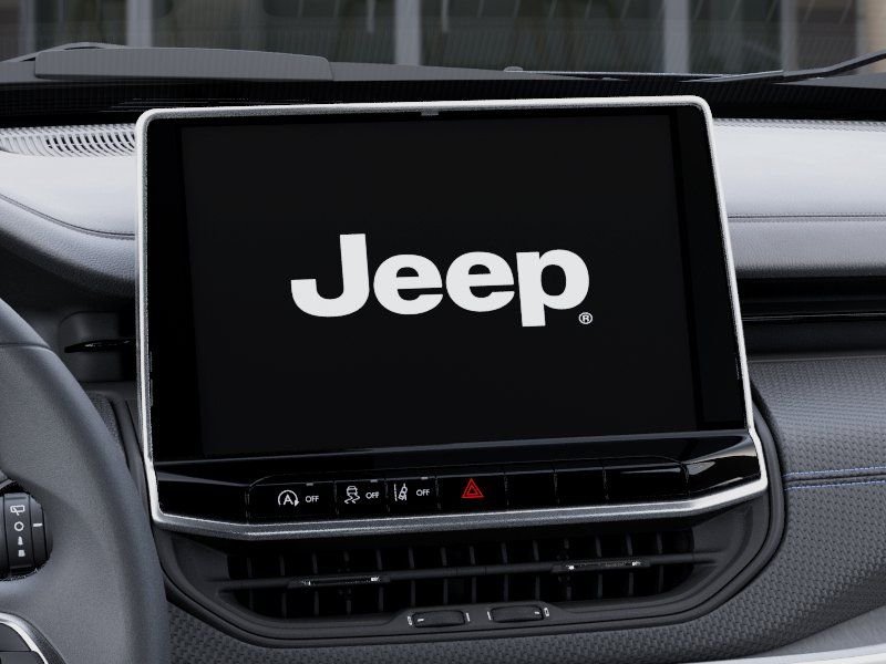 New 2026 Diamond Black Crystal Pearl-Coat Exterior Paint Jeep Latitude image 18