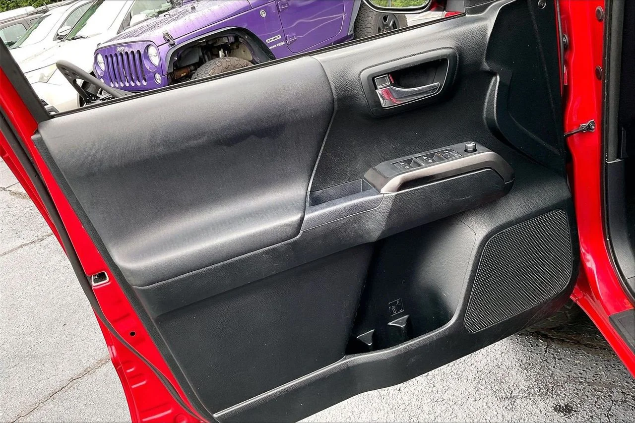 Used 2017 Red Toyota SR image 26