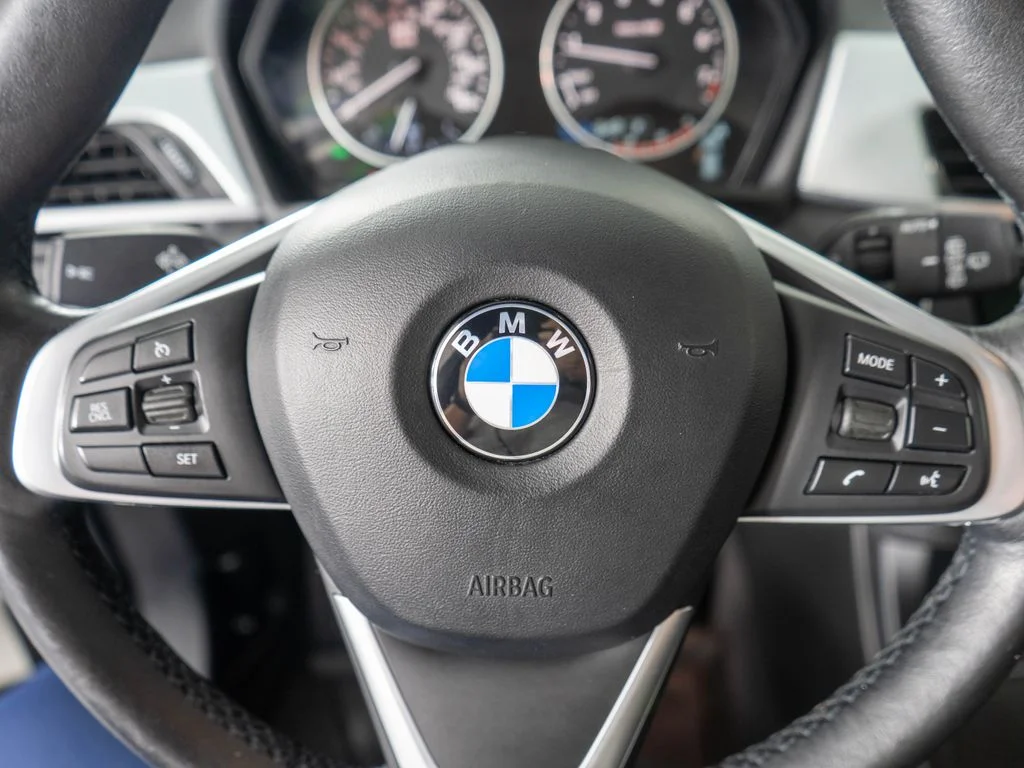 Used 2017 White BMW xDrive28i image 15