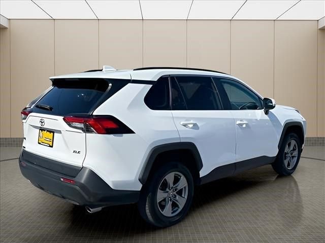 Used 2024 White Toyota XLE image 3