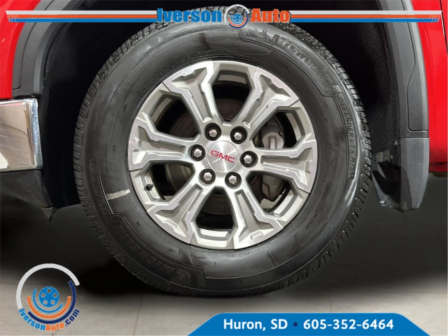 Used 2020 Cardinal Red GMC SLE image 6
