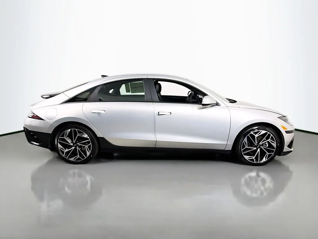 2025 Hyundai IONIQ 6 SEL - Photo 8