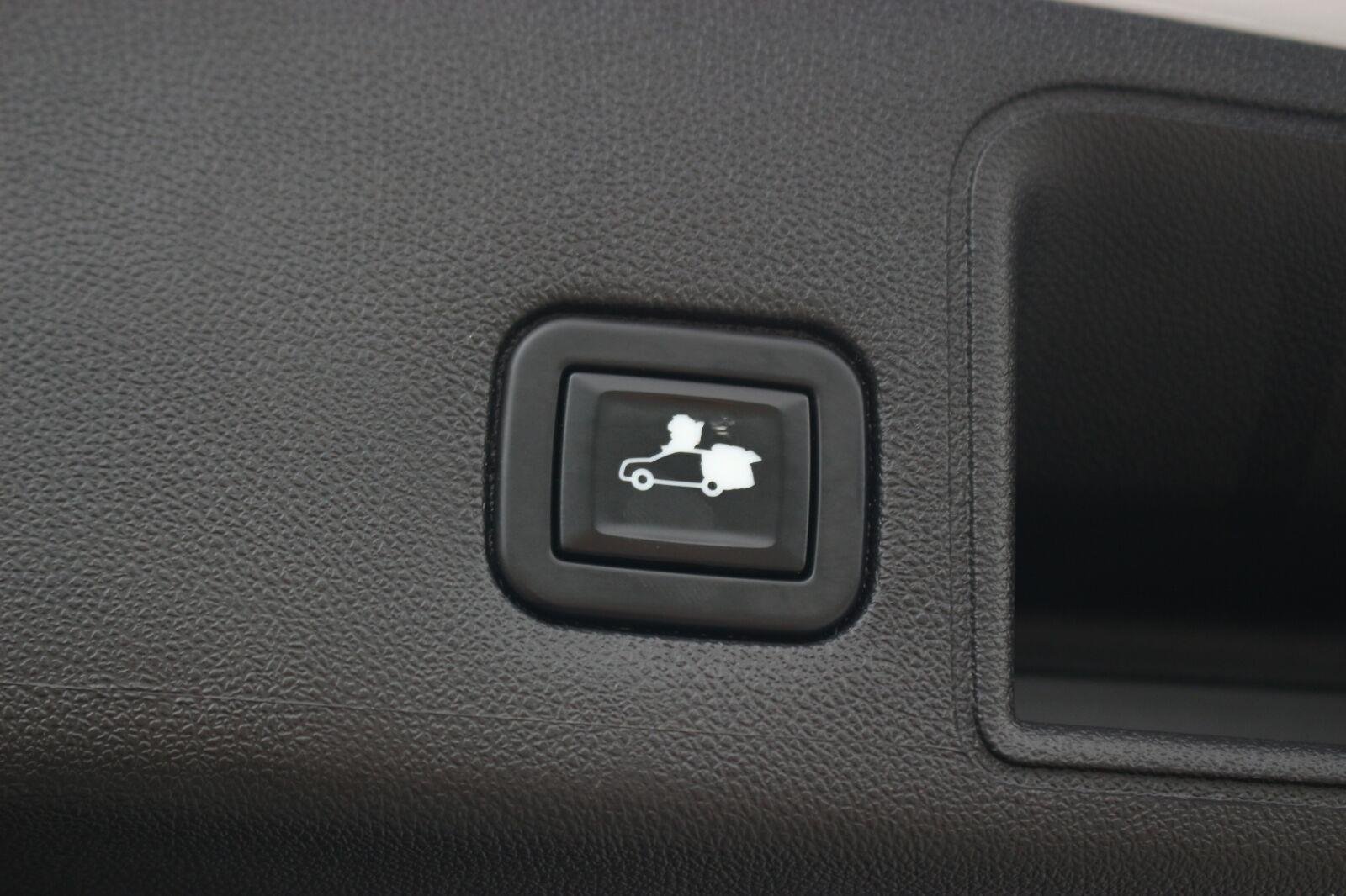 Used 2020 SUMMIT WHITE GMC SLT image 12