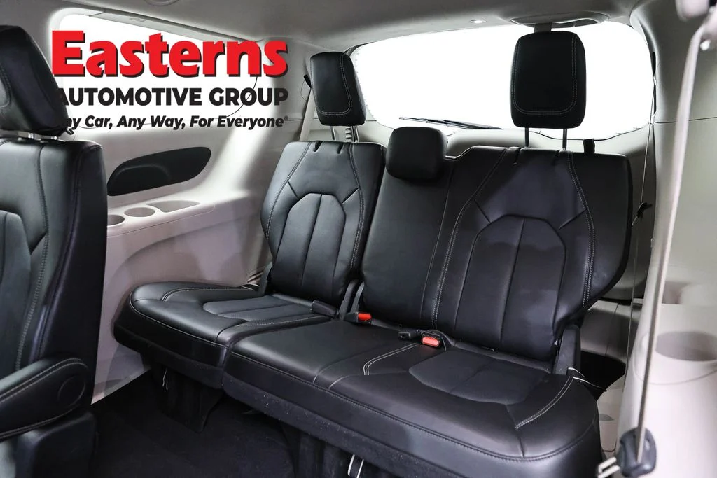 Used 2024 Silver Chrysler Touring L image 88