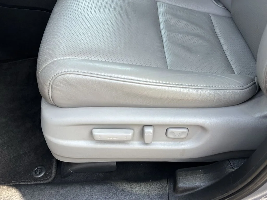 Used 2022 Silver Honda EX-L image 16