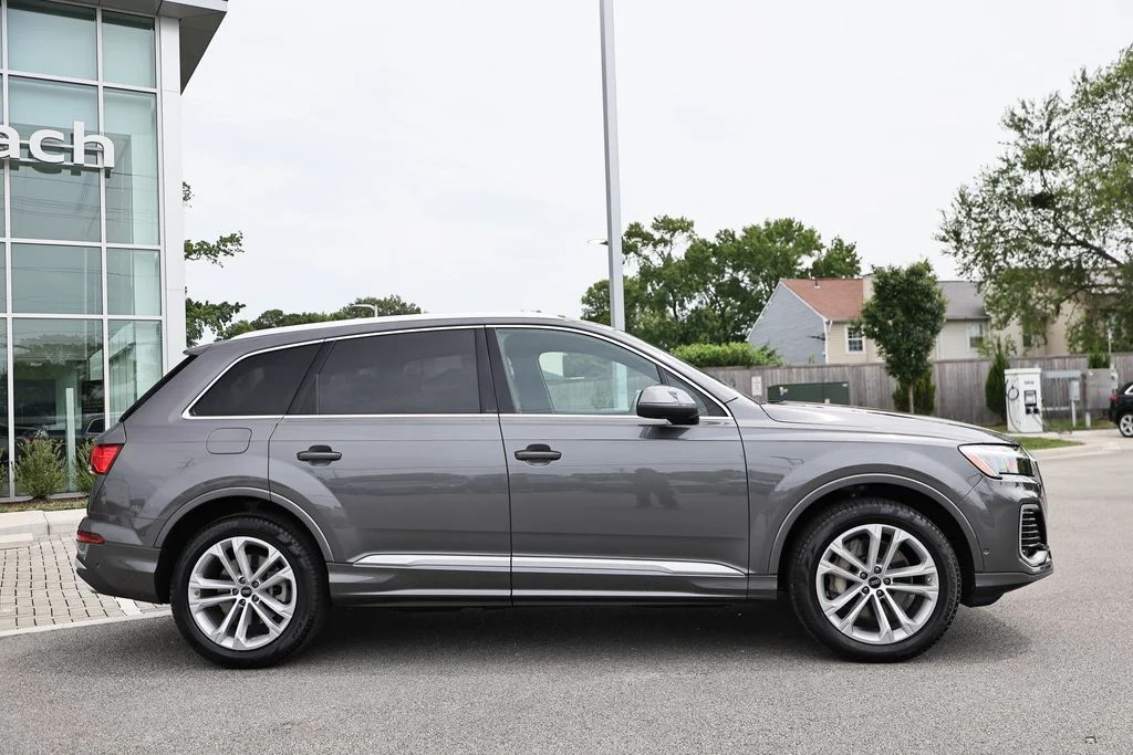 Used 2025 Samurai Gray Metallic Audi 45 Premium image 4