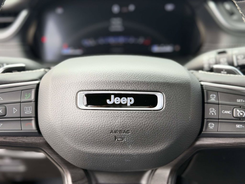 Used 2025 Red Jeep Limited image 31