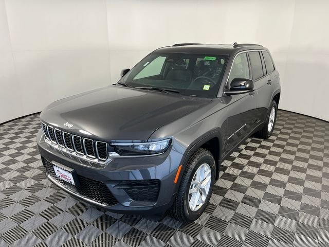 New 2026 Baltic Gray Metallic Clear-Coat Exterior Paint Jeep Laredo X image 2