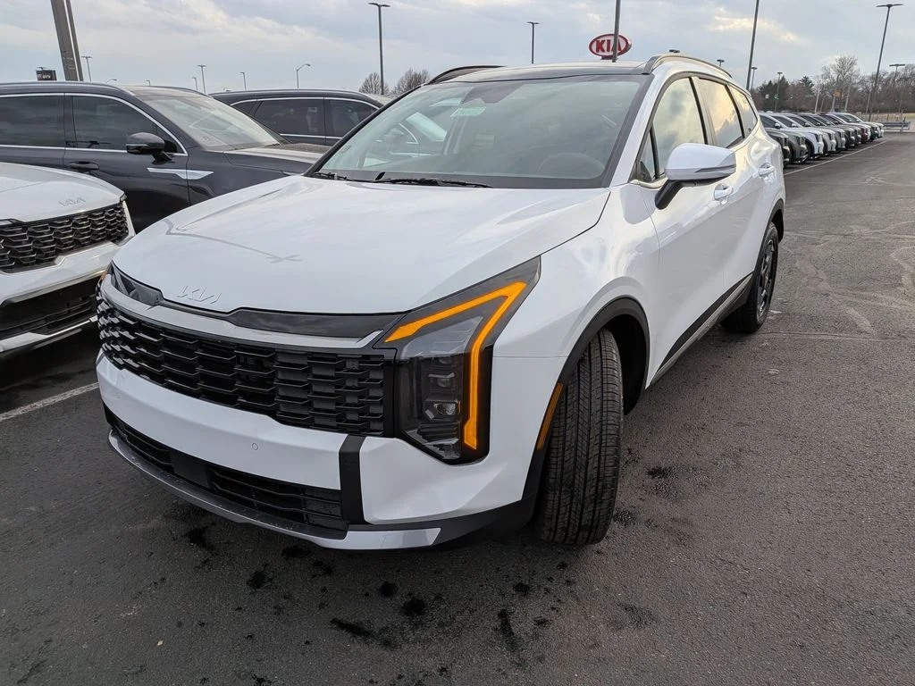 New 2026 White Kia EX image 3