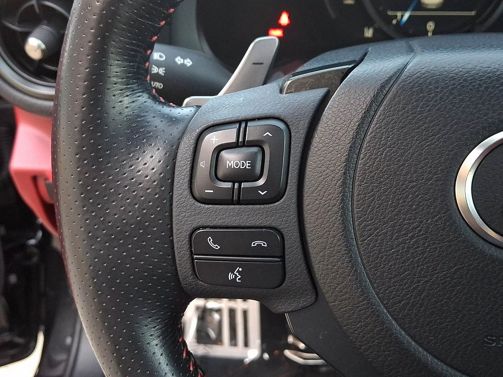 Certified Used 2025 CAVIAR Lexus  image 19