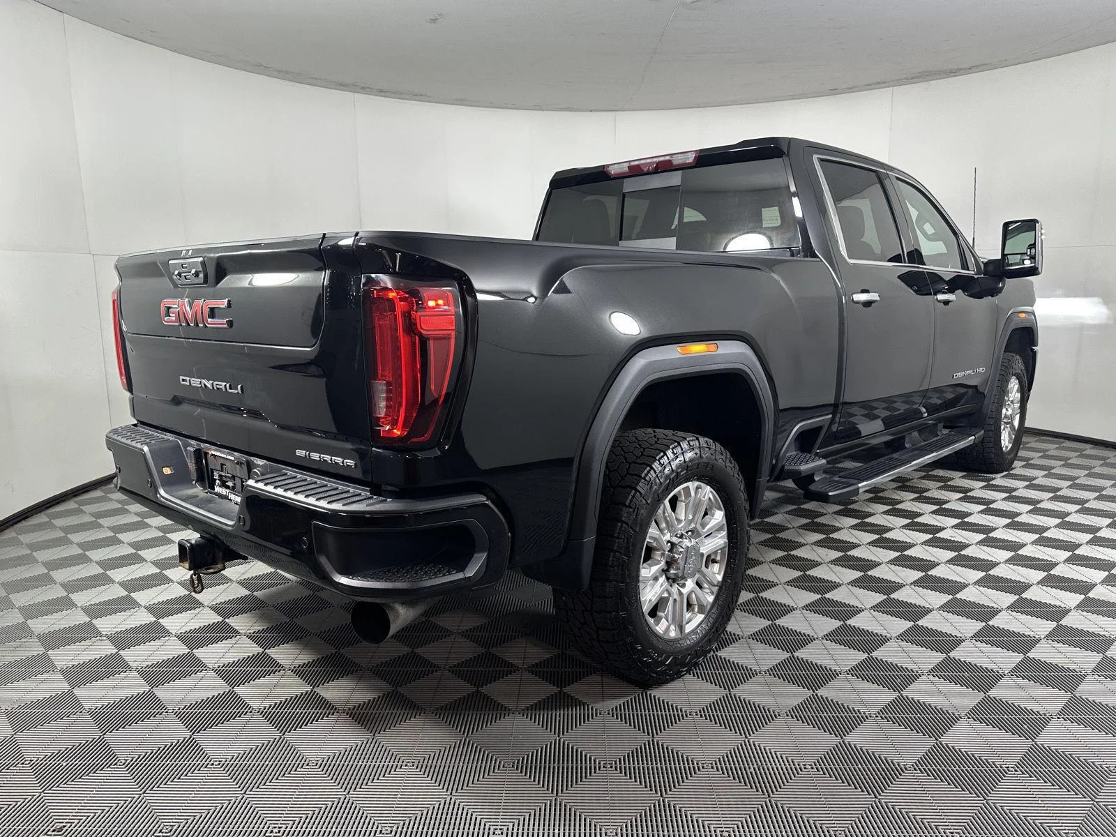 Used 2023 Ebony Twilight Metallic GMC Denali image 21