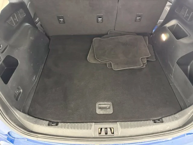 Used 2020 Blue Ford SE image 31