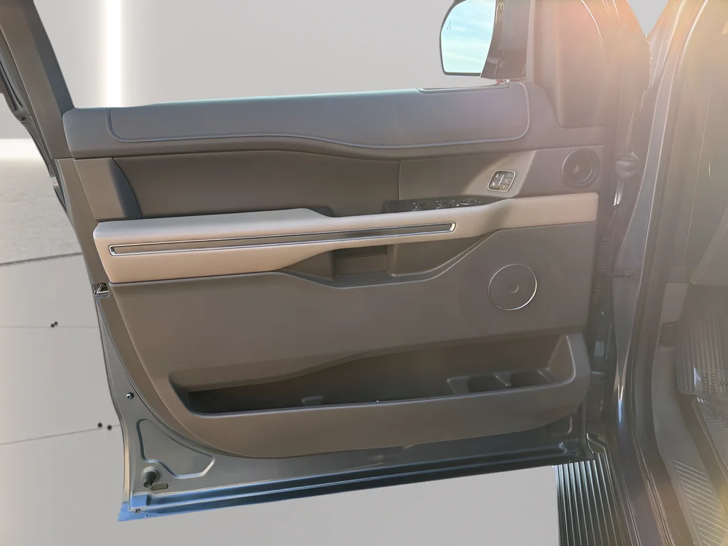 Used 2018 Blue Ford XLT image 23