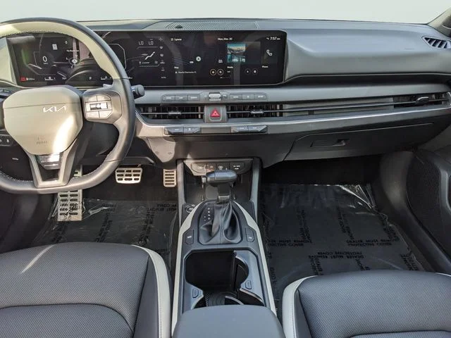 Used 2025 White Kia GT-Line Turbo image 11
