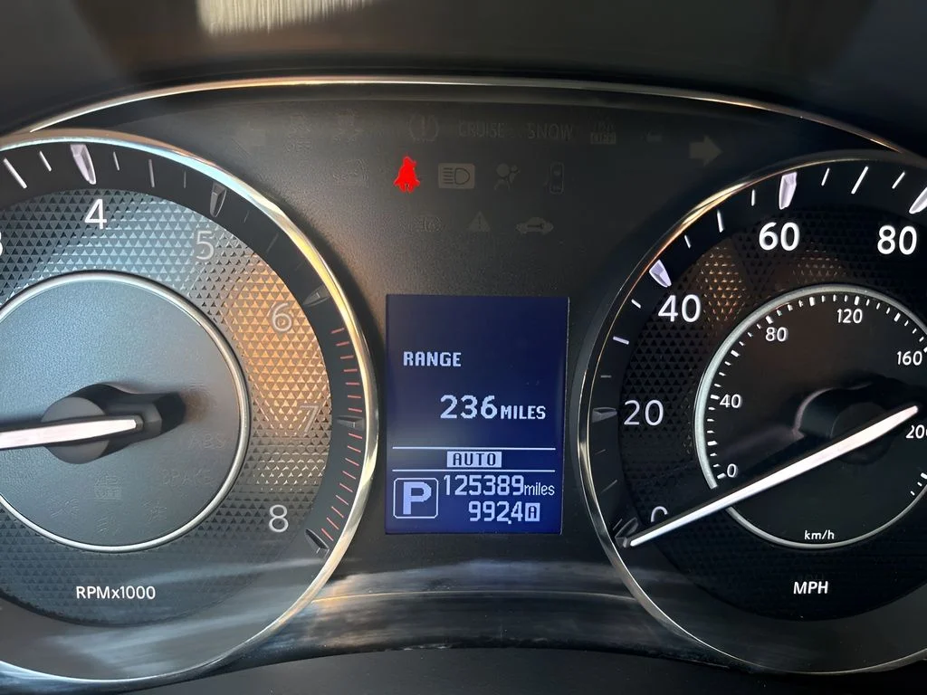 Used 2019 Blue Nissan SL image 30