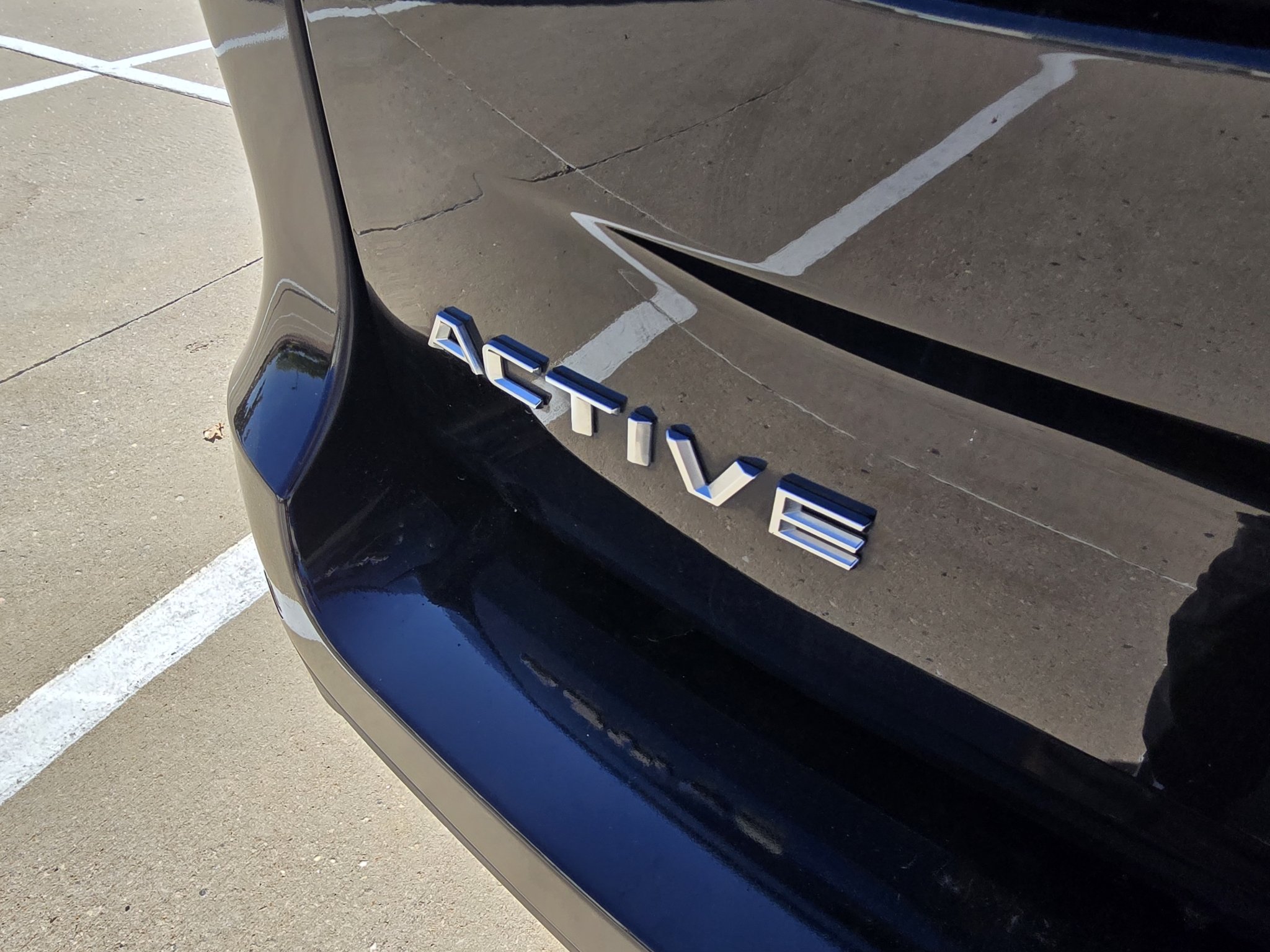 Used 2025 Agate Black Metallic Ford Active image 10