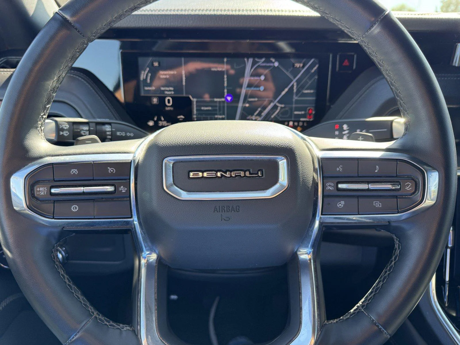Used 2025 Onyx Black GMC Denali image 24