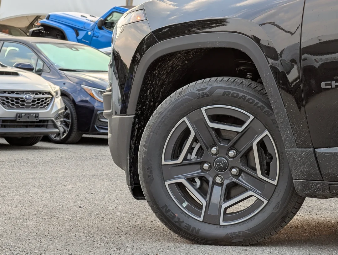 New 2026 Black Jeep Laredo - - 4x4 - 1.6L Turbo Hybrid - Uconnect 5 w/ 12.3 Screen & More! image 9