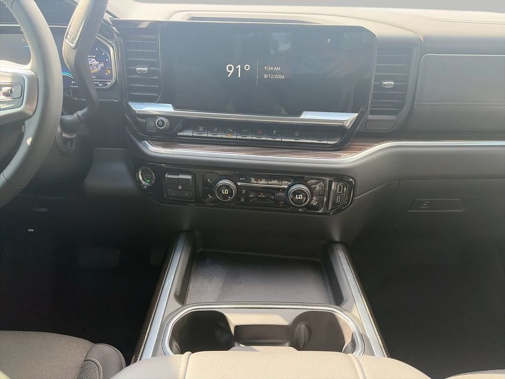 Used 2025 White Chevrolet LT image 12