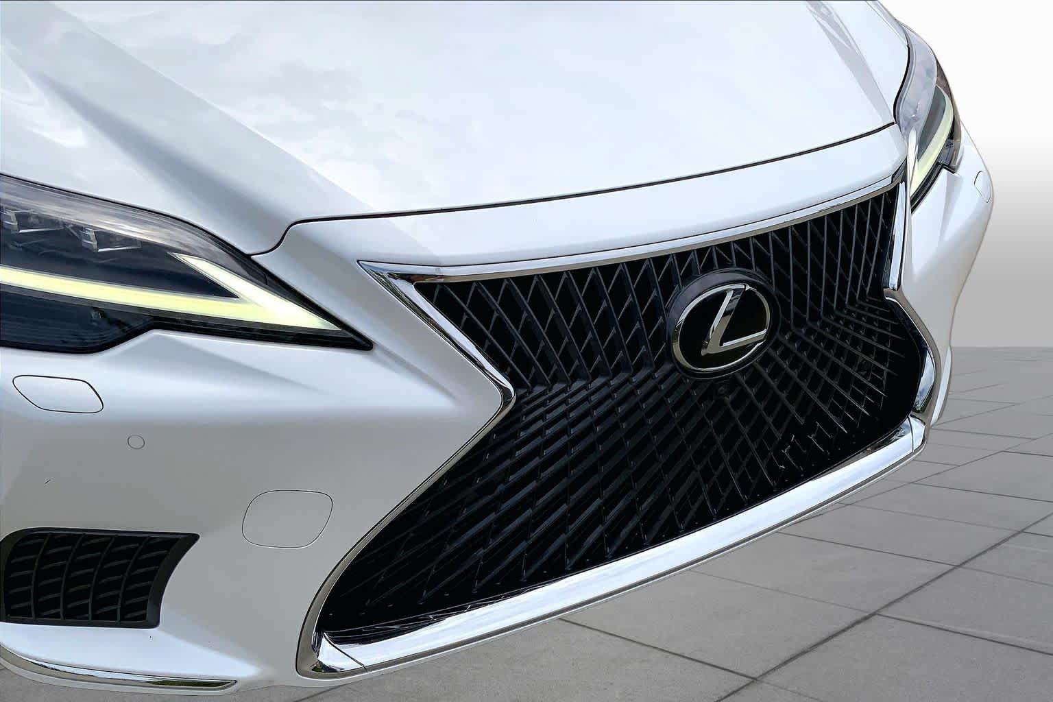 Used 2022 Eminent White Pearl Lexus  image 29