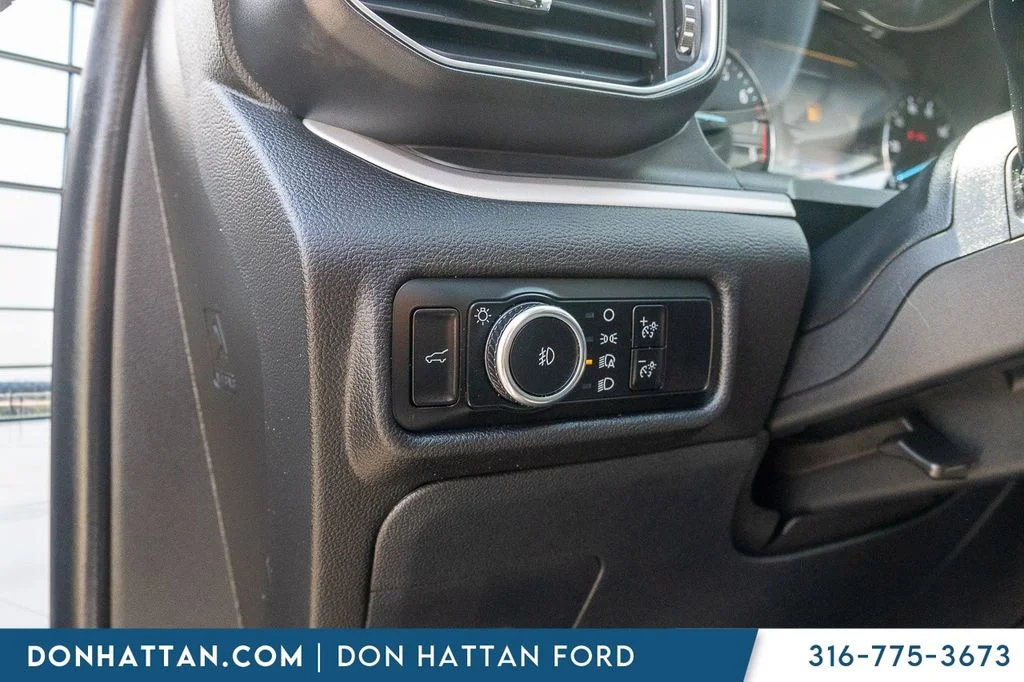 Used 2023 White Ford XLT image 17