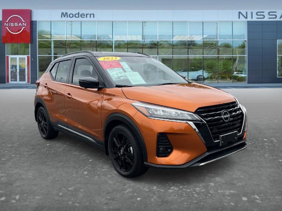 Used 2023 Monarch Orange Metallic/Super Black Nissan SR image 3