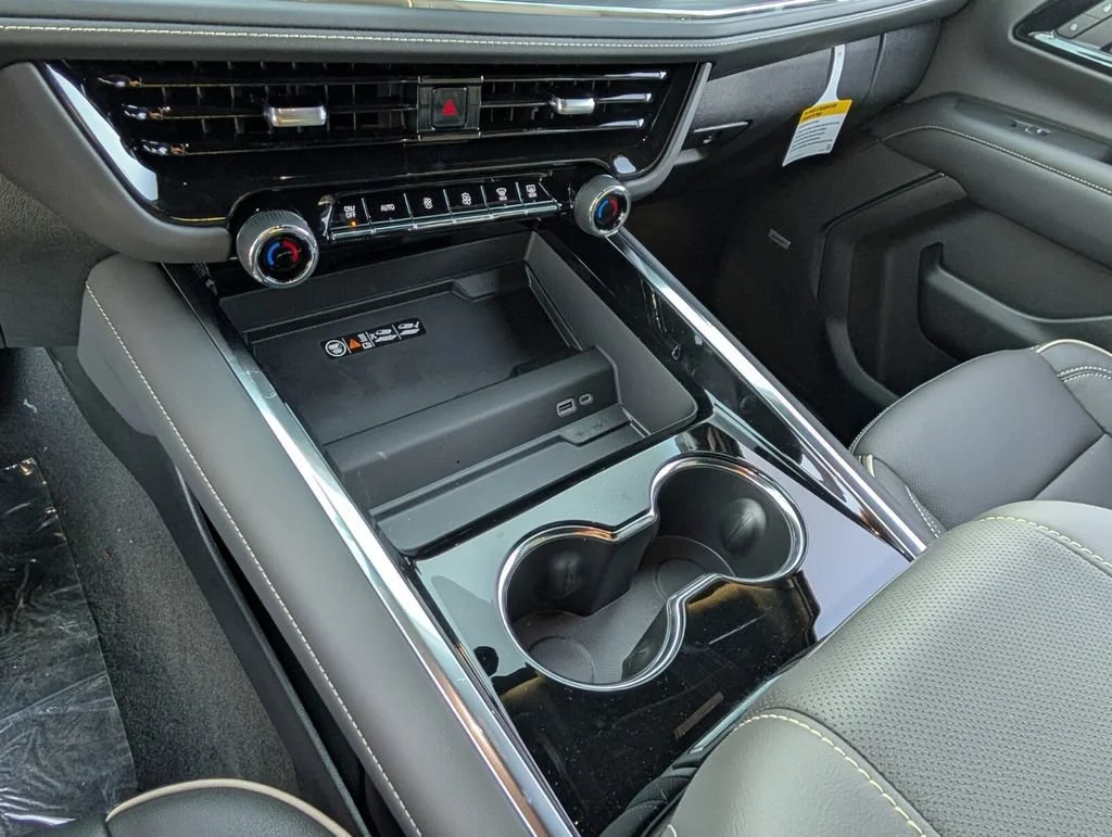 2026 Chevrolet Tahoe Premier - Photo 13