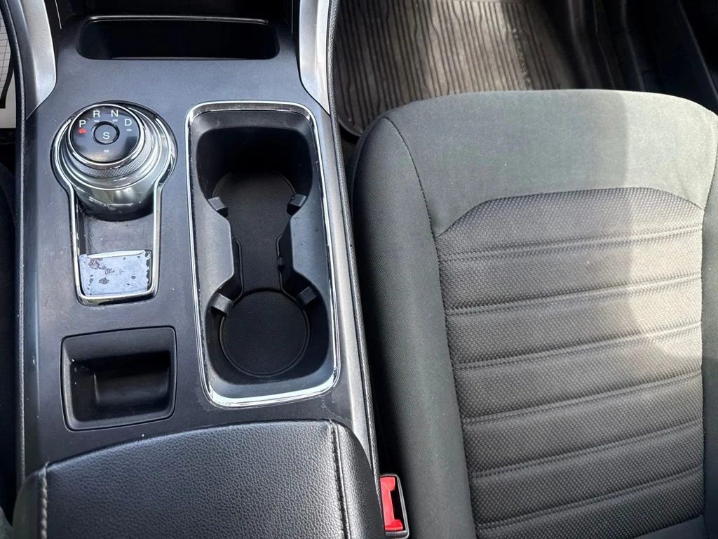 Used 2020 Blue Ford SE image 32