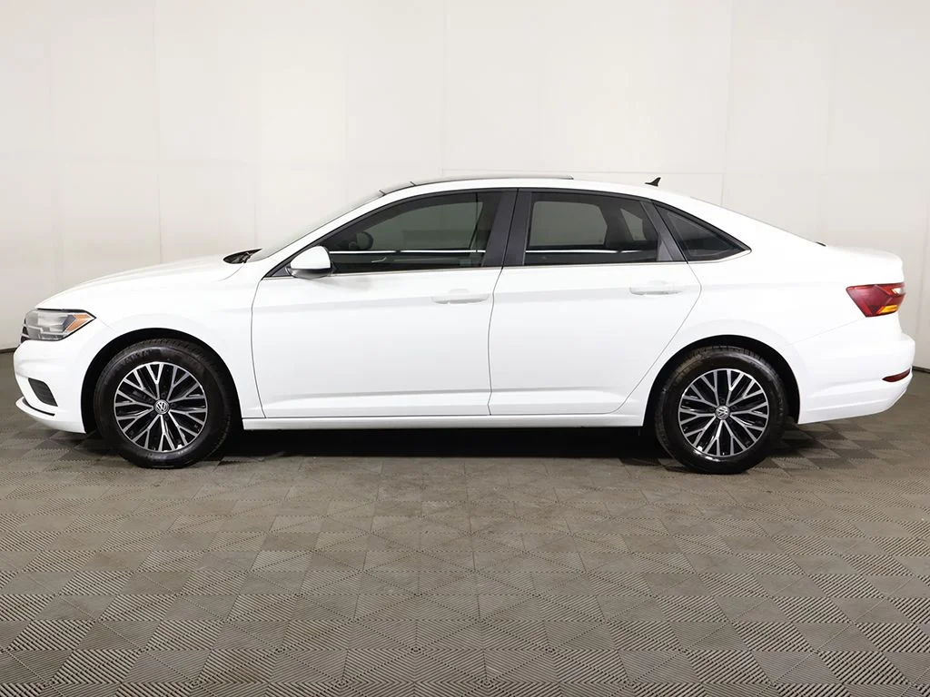 Used 2019 Pure White Volkswagen 1.4T SE image 17
