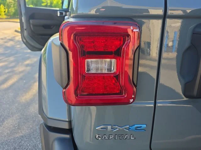 Used 2024 Gray Jeep Sahara 4xe image 33