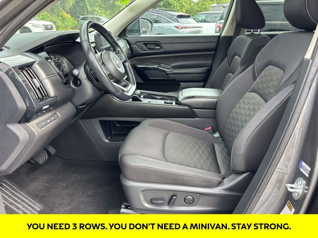 Used 2024 Gray Nissan SV image 8