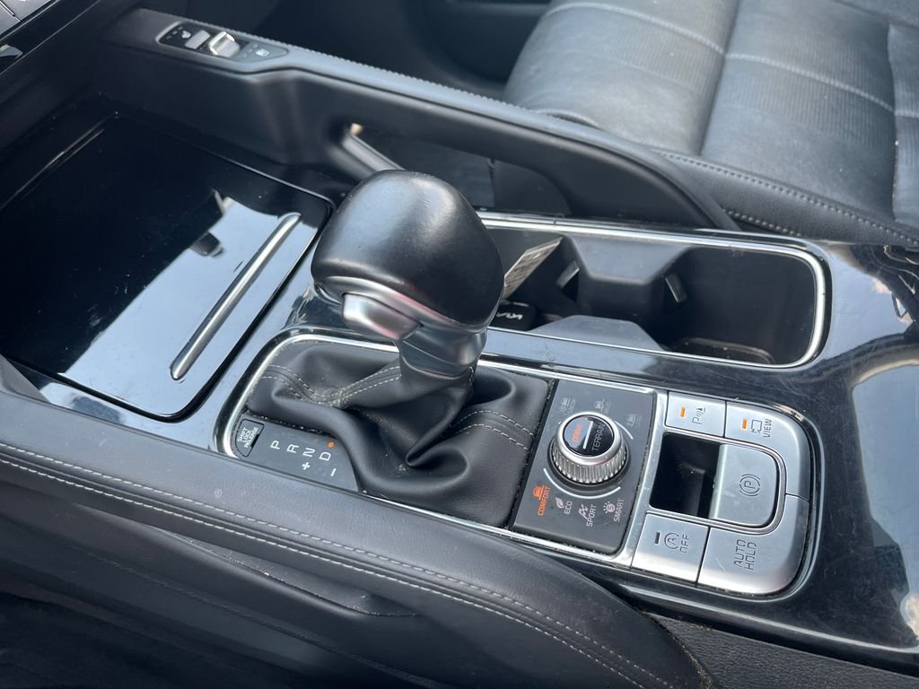 Used 2022 White Kia SX image 21