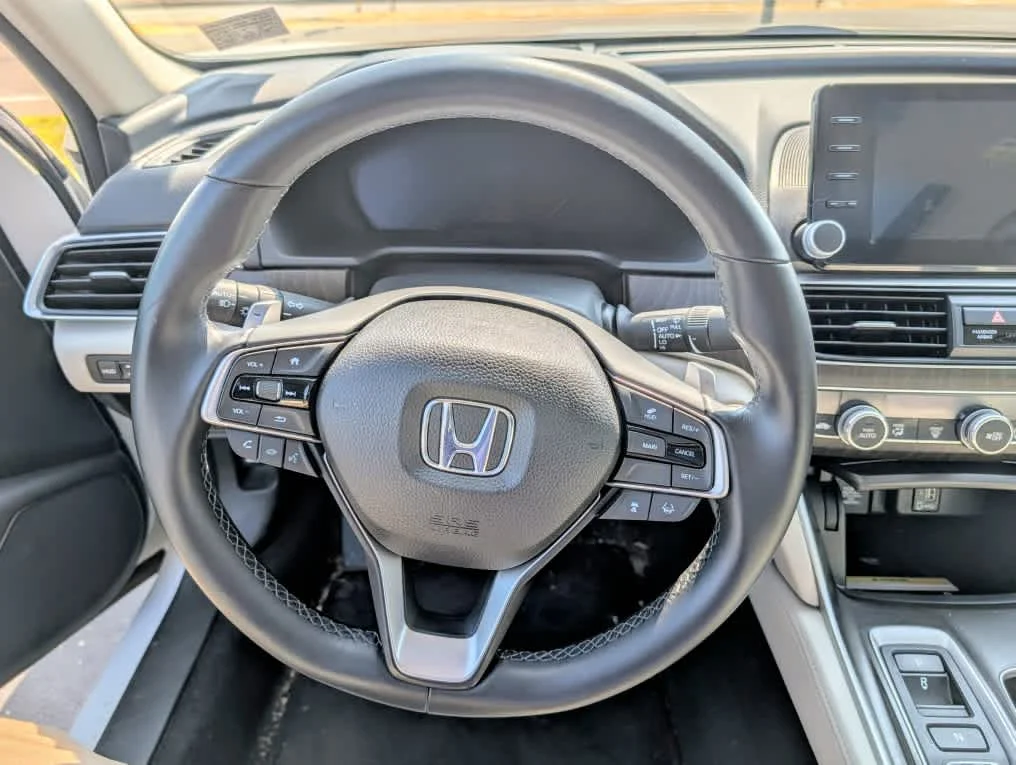 Used 2018 Platinum White Pearl Honda Touring 2.0T image 10