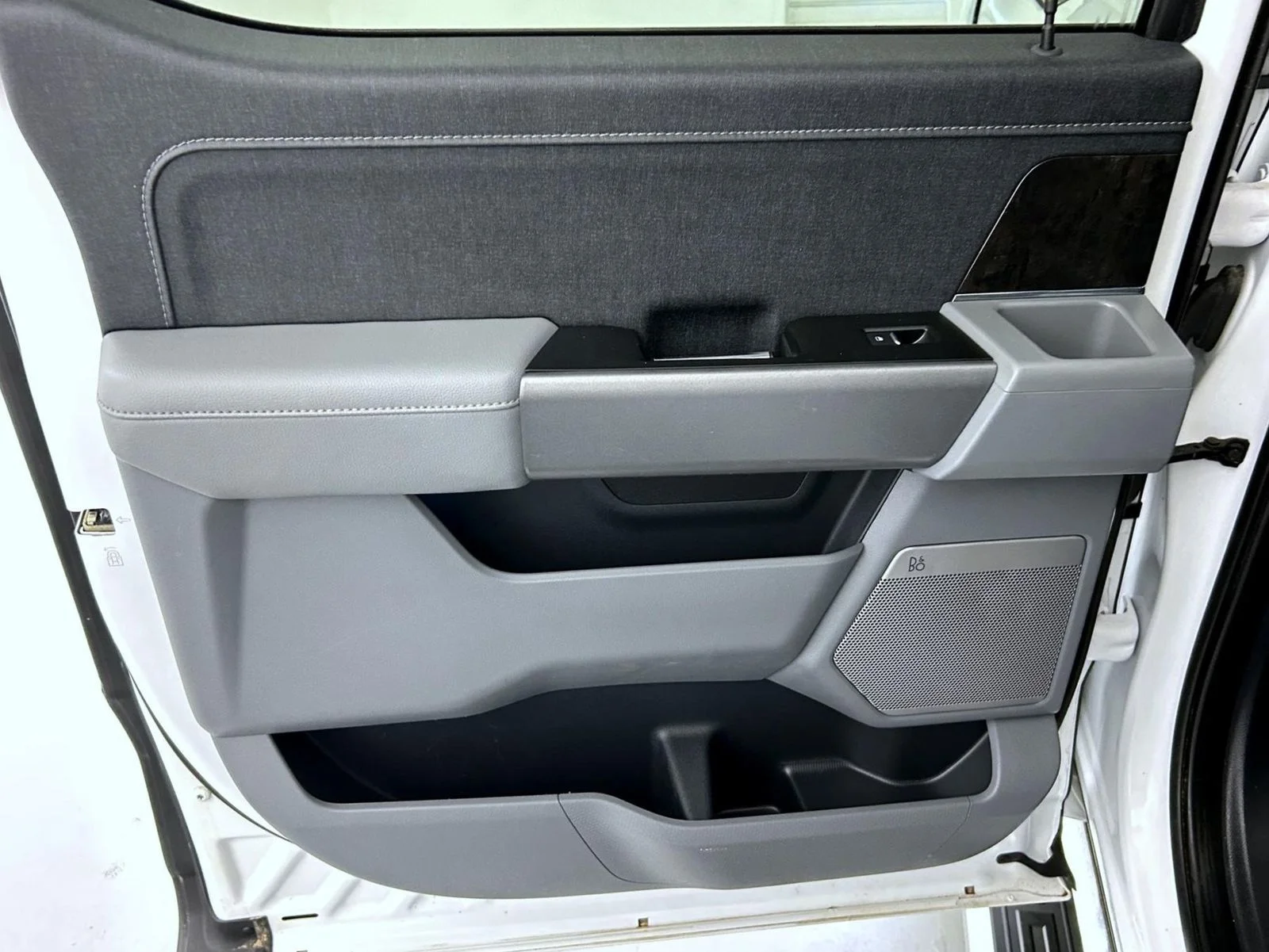 Used 2022 White Ford Lariat image 20