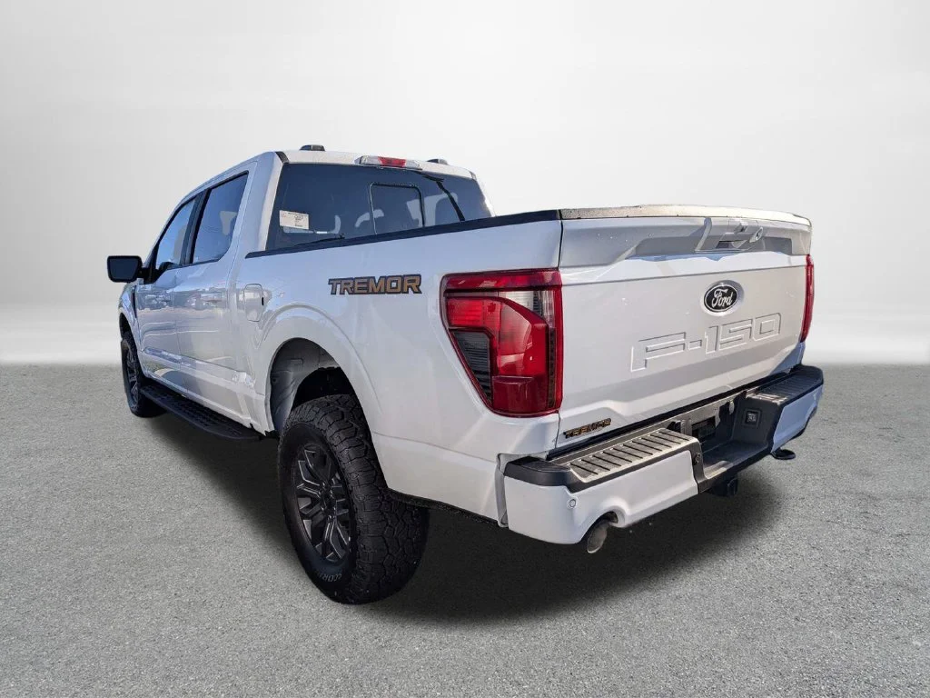 New 2026 Oxford White Ford Tremor® image 4