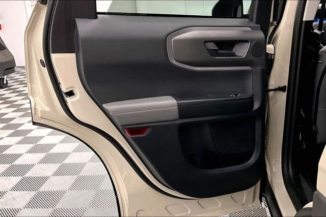 Used 2025 Desert Sand Ford Badlands image 24