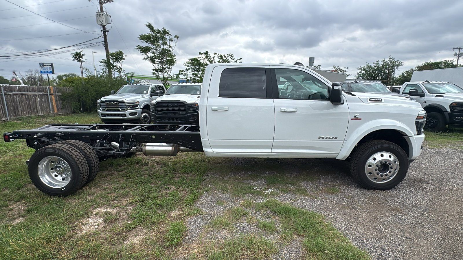 New 2026 Bright White Clear-Coat Exterior Paint RAM Big Horn image 4