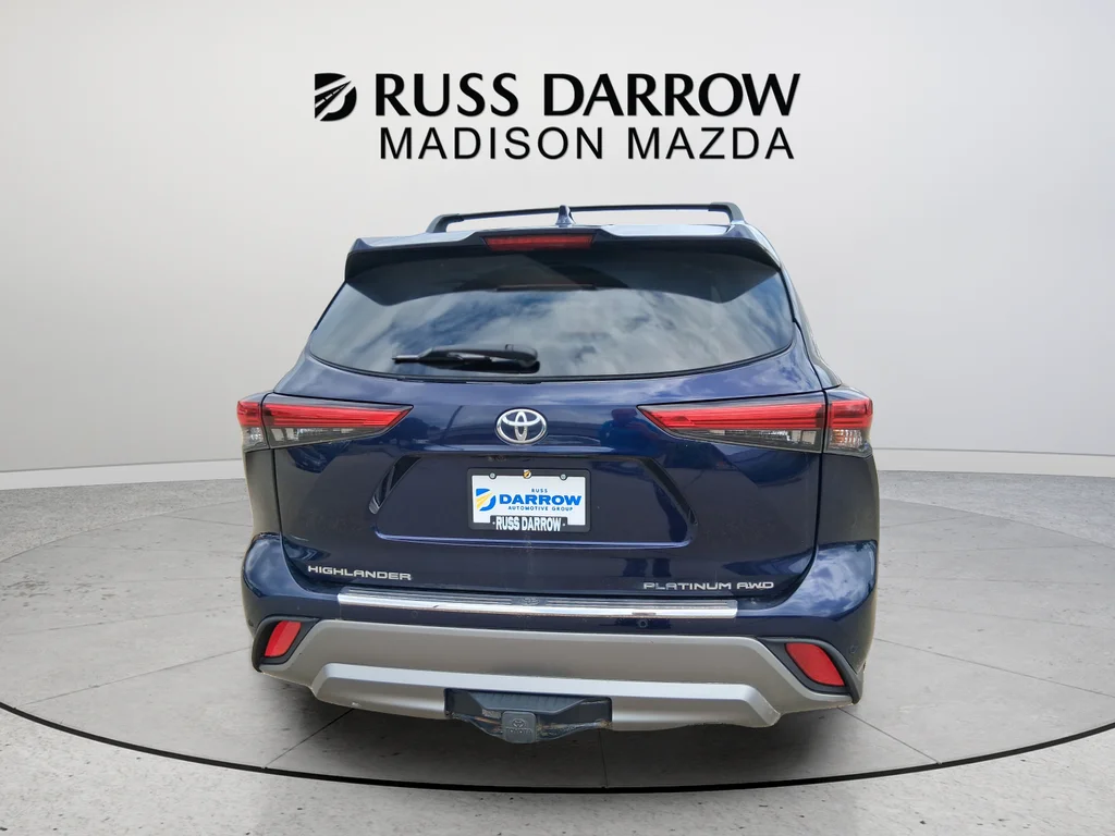 Used 2023  Toyota Platinum image 4