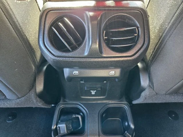 Used 2020 Silver Jeep Unlimited Sahara image 14