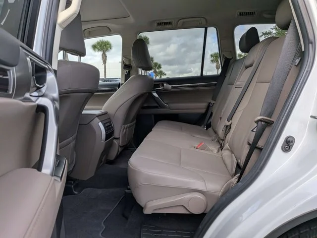 Used 2022 Starfire Pearl Lexus GX 460 Premium image 13